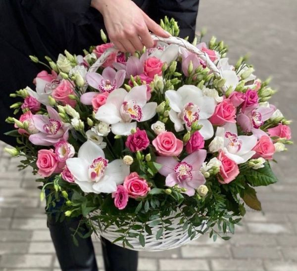 Корзины из живых цветов