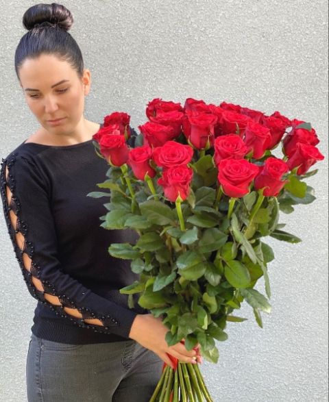 Букет из 25 красных роз